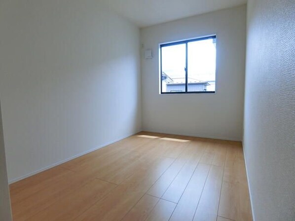 アイリーコート南小泉の物件内観写真